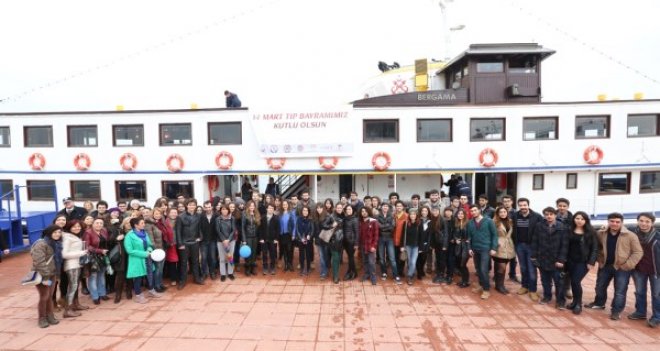 14 Mart Tıp Bayramı etkinlikleri körfez turu ile başladı
