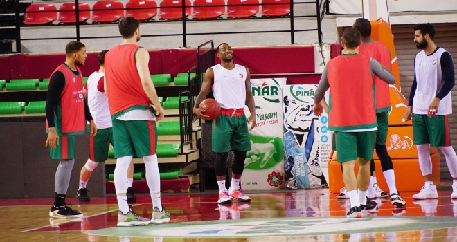 Pınar Karşıyaka, Hollanda'da galibiyet arıyor