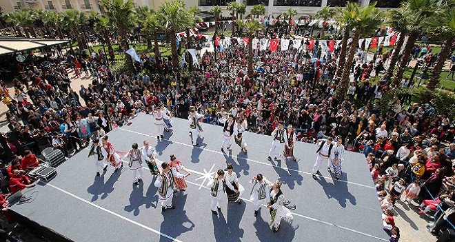 15. Karşıyaka Uluslararası Çocuk Şenliği’nde final…