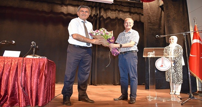 Prof. Dr. Osman Bilen Karşıyaka'da konferans verdi
