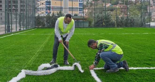 Karşıyaka Örnekköy’e yeni futbol sahası…