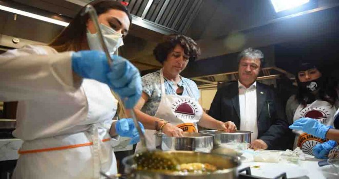 Bornova Kınalı Bamyası usta aşçıların elinde lezzet buldu