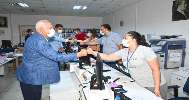 Karabağlar’da bayramlaşma