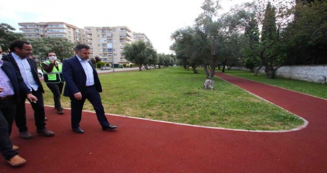 Bayraklı’nın parkları çiçek gibi