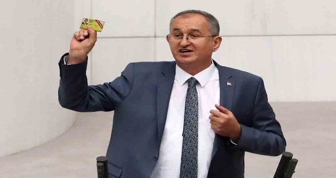 CHP'li Sertel: Basın kartlı gazeteci sayısı iki yılda geriye gitti