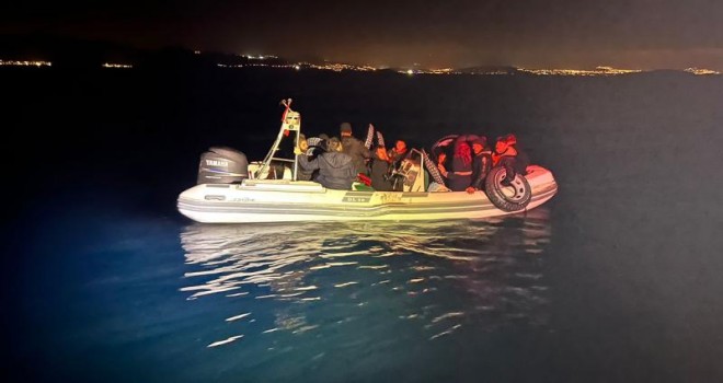 Dikili açıklarında 44 düzensiz göçmen kurtarıldı