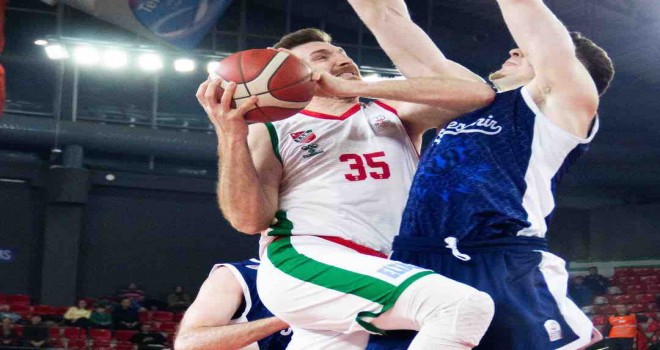 Karşıyaka 16 sayı geriden geldi ama sonunu getiremedi