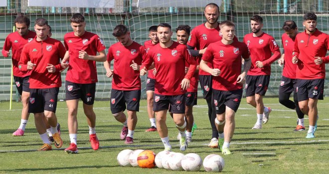Karşıyaka Play-off'ta ilk maçına çıkıyor