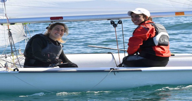 Lara ve Deniz birinciliklerini sürdürüyor...