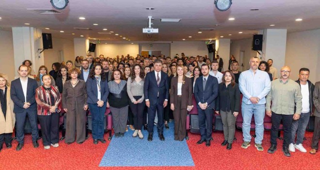 Başkan Tugay'dan kamu çalışanlarına: İzmir’e ve Türkiye’ye sahip çıkın