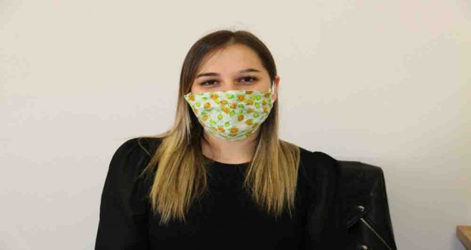 Çeşmeli kadınlardan belediye personeline yıkanabilir maske