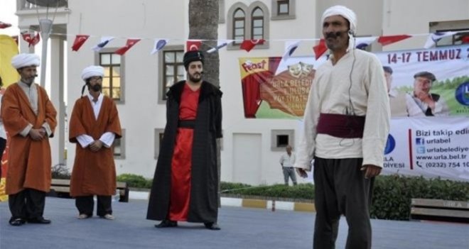 1.URLA KÖY TİYATROLARI FESTİVALİ BAŞLADI