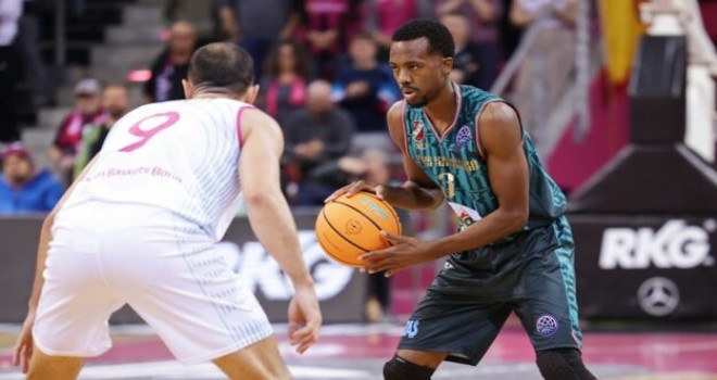Errick McCollum'a bıçaklı saldırı