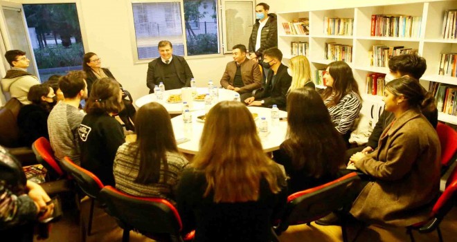 Başkan Tugay, duyarlı gençlerle buluştu