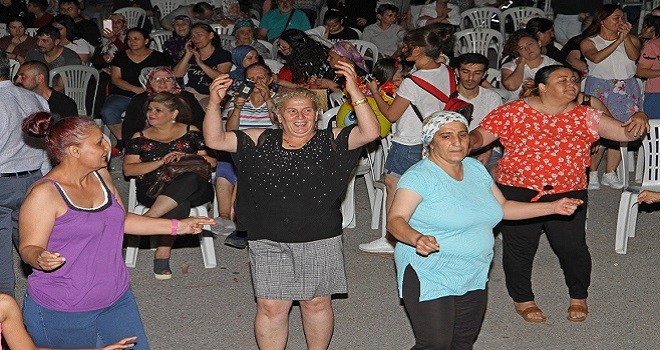 Karşıyaka Cumhuriyet Mahallesi’nde şenlik var!..