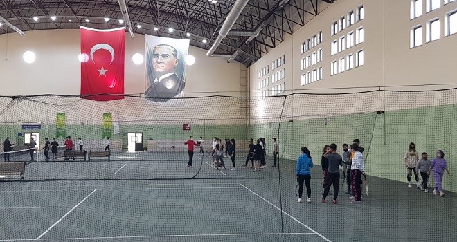 Tenis Antrenör Kursu Karşıyaka'da başladı