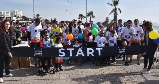 Mavişehir Sahilinde 'Birlikte Koş'tular...