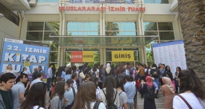 22. İzmir Kitap Fuarı ziyaretçi rekoru kırdı