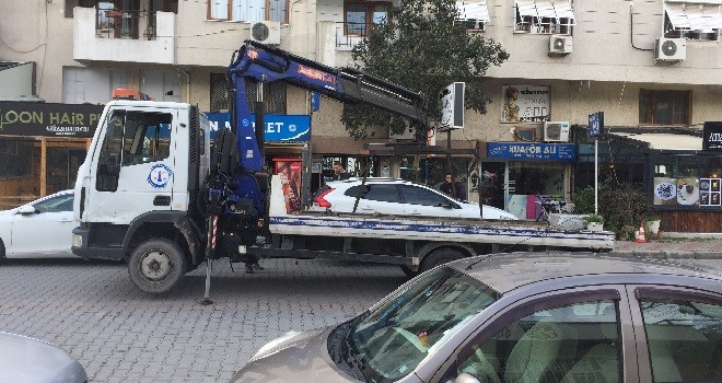 Aman dikkat!...Otobüs duraklarına park etmeyiniz...