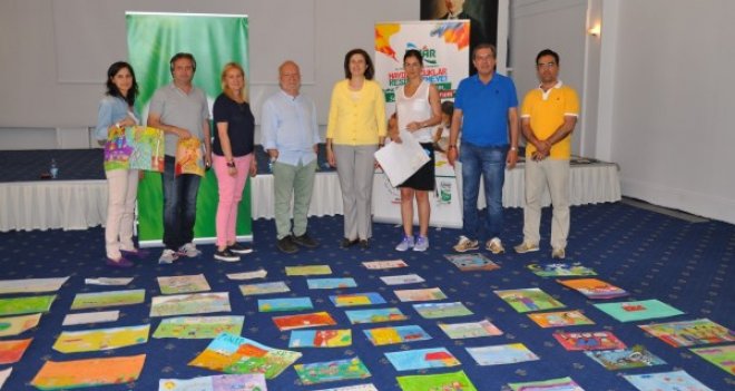 23 MİNİK RESSAMA ÖDÜL