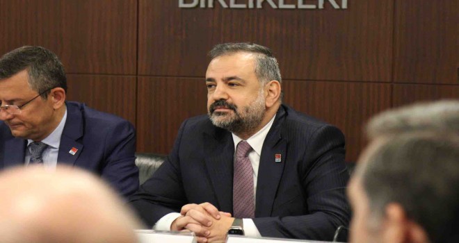 CHP'li Aslanoğlu: Karşıyaka Spor Kulübü’ne 3. lig takımı diyerek dalga geçemezsiniz