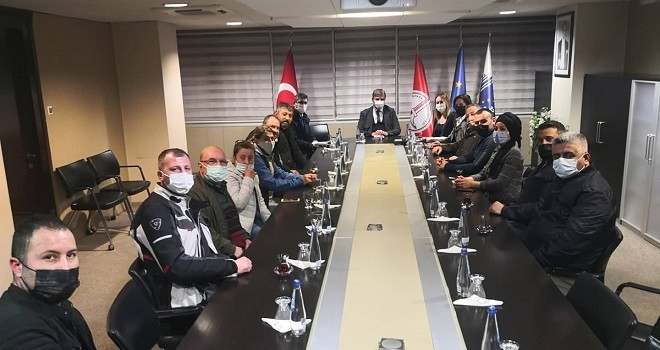 Alaybey Esnafı Başkan Tugay'ı ziyaret etti