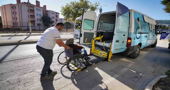 Gaziemir’de hasta ve engellilere 4 bin 81 kez nakil hizmeti