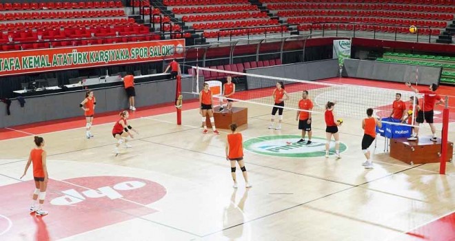 Karşıyaka filede Çiftlikköy Belediyespor'u ağırlıyor