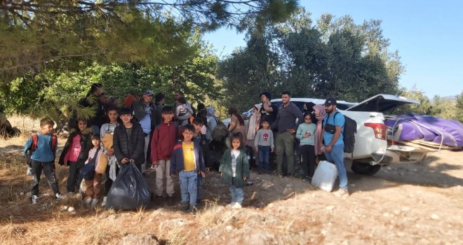 Dikili'de 34 düzensiz göçmen yakalandı