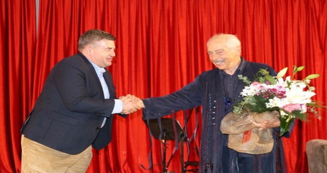 Genco Erkal Çeşme’de “Merhaba” dedi