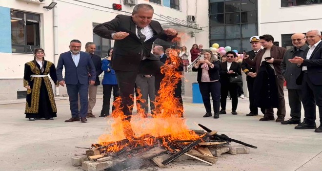 Karşıyaka’da muhteşem Nevruz kutlaması
