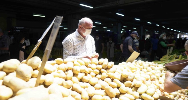 Kemalpaşa’da askıda dayanışmaya büyük ilgi