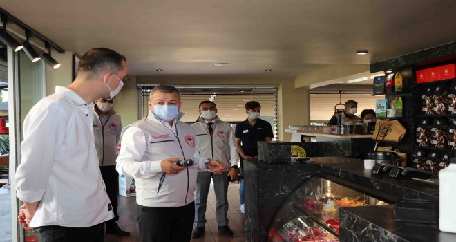 İzmir İl Tarım ve Orman Müdürlüğü, Bostanlı'daki gıda işletmelerini denetledi