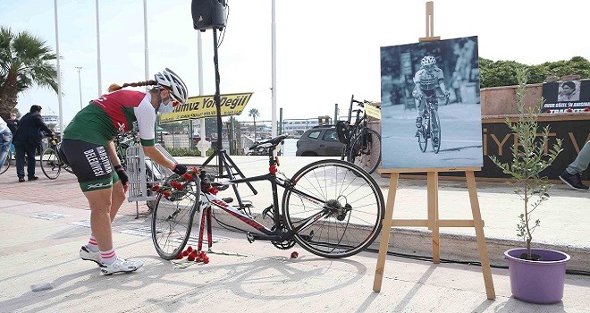 Bisikletçi Zeynep Aslan'ı andılar...