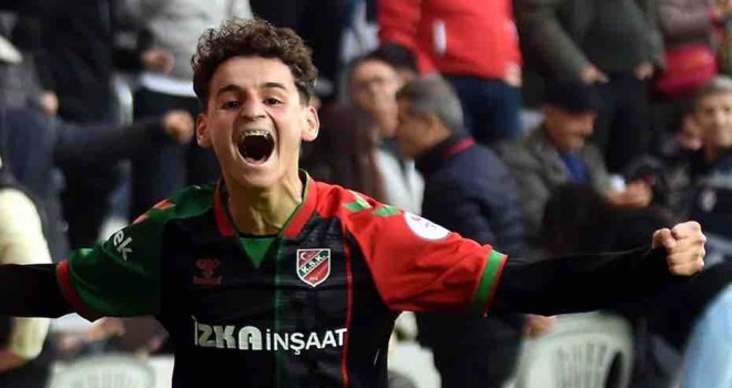 Karşıyaka'da Adem Yeşilyurt Maribor yolcusu