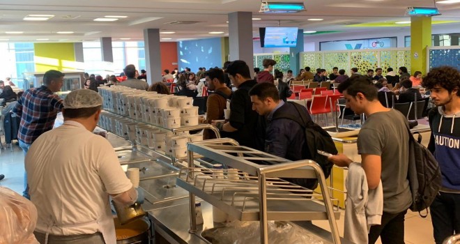 Üniversiteliye sıcak yemek dağıtımı başlıyor