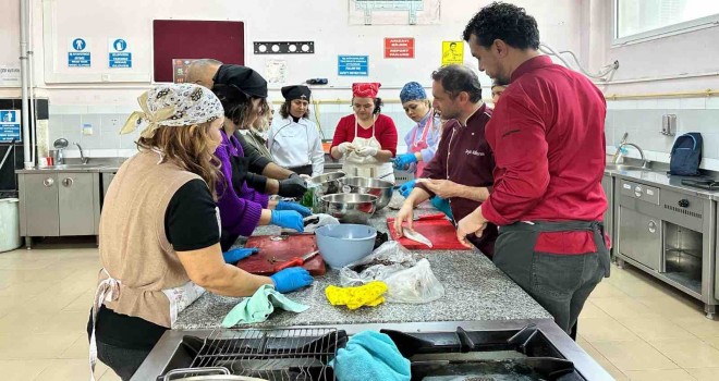 İzmir Öğretmen Akademileri'nde Şehir ve Yemek Kültürü Akademisi'ne yoğun ilgi