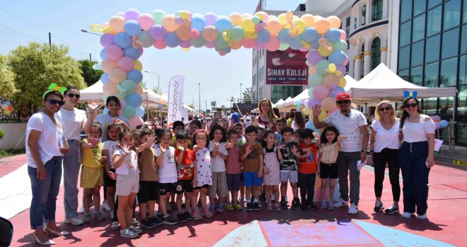 İzmir’in en büyük okul şenliği başladı