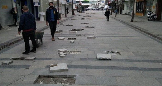 Karşıyaka Çarşısı'nda tamirat!..