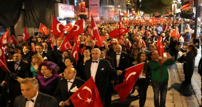30 Ağustos'ta Karşıyaka'da ''Zafer ve Demokrasi'' yürüyüşü var