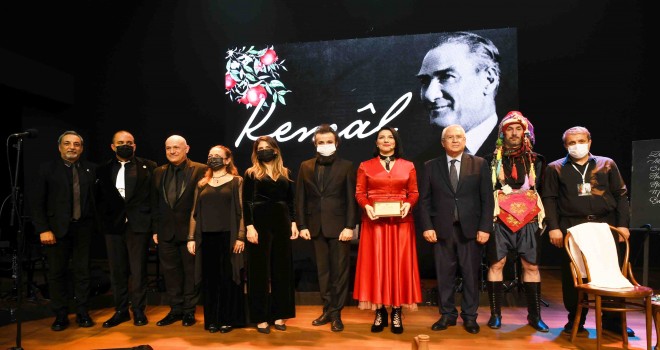 ''Kemal'' Karabağlar'da ayakta alkışlandı