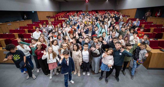 İzmir çocuğu merkeze koydu, Türkiye’ye örnek oldu