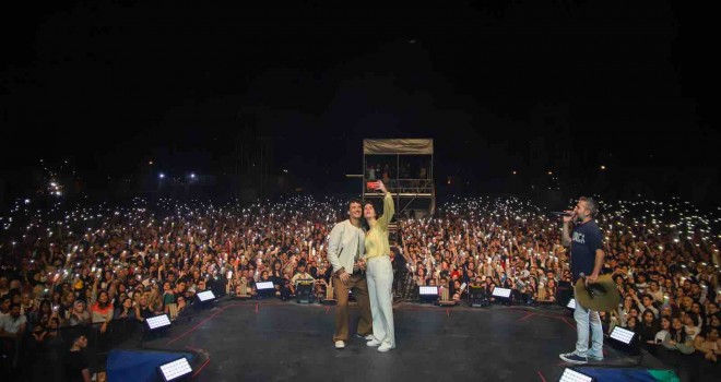 13. Alaçatı Ot Festivali coşkusu Edis ile zirveye çıktı