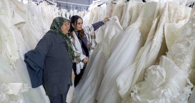 İzmir Büyükşehir'den ücretsiz gelinlik ve damatlık desteği