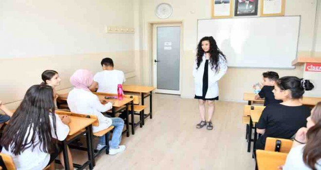 Çiğli Belediyesi'nden öğrencilere YKS ve LGS desteği