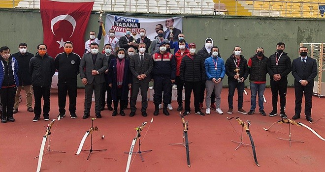 Karşıyaka Kurumlar Okçuluk Turnuvası yapıldı