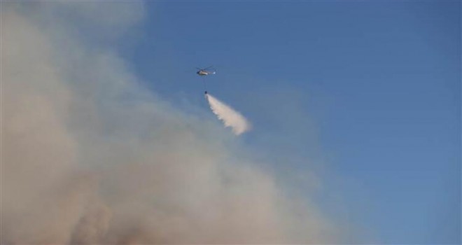 Çeşme'deki yangına havadan müdahale başladı