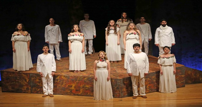 Karşıyaka Sivas'ı tiyatroyla anıyor