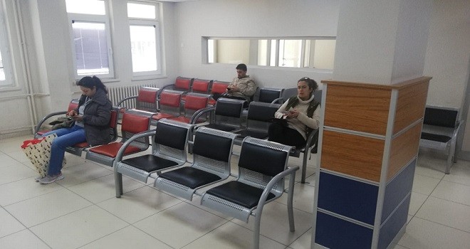 Karşıyaka Nüfus Müdürlüğü'nde kuyruk yok oldu