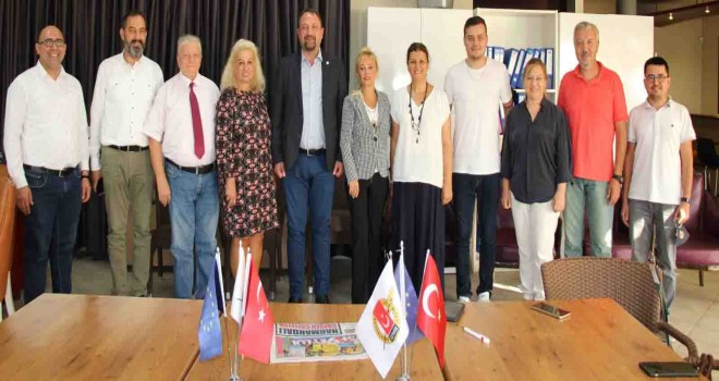 Başkan Gümrükçü'den İGC'ye ziyaret